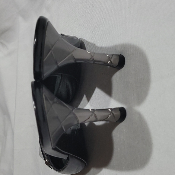 CHANEL🌟CLASSIC SANDALS 35C - Picture 3 of 16